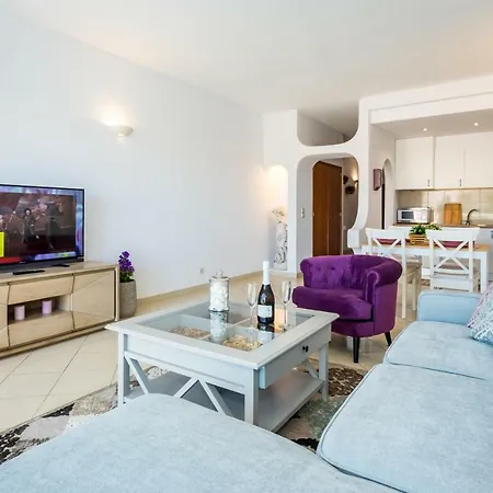 Apartment Camilla *