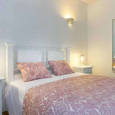 Camilla Apartment