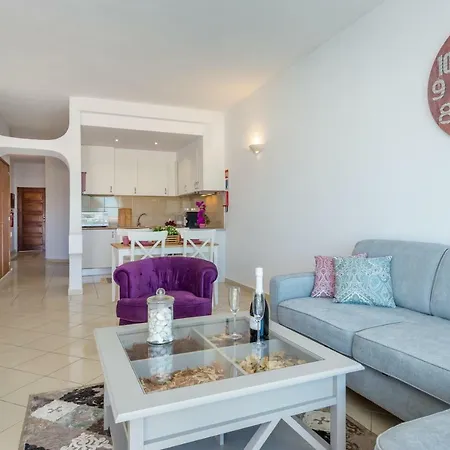 Camilla Apartment *